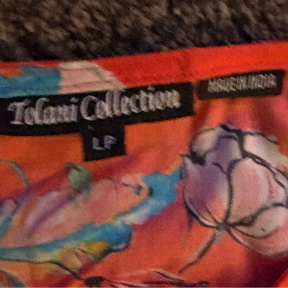 Tolani Women’s colorful top - Picture 2 of 3